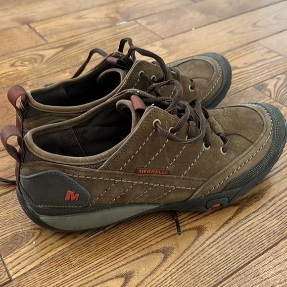 Hiking shoes/sneakers - Picture 2 of 3